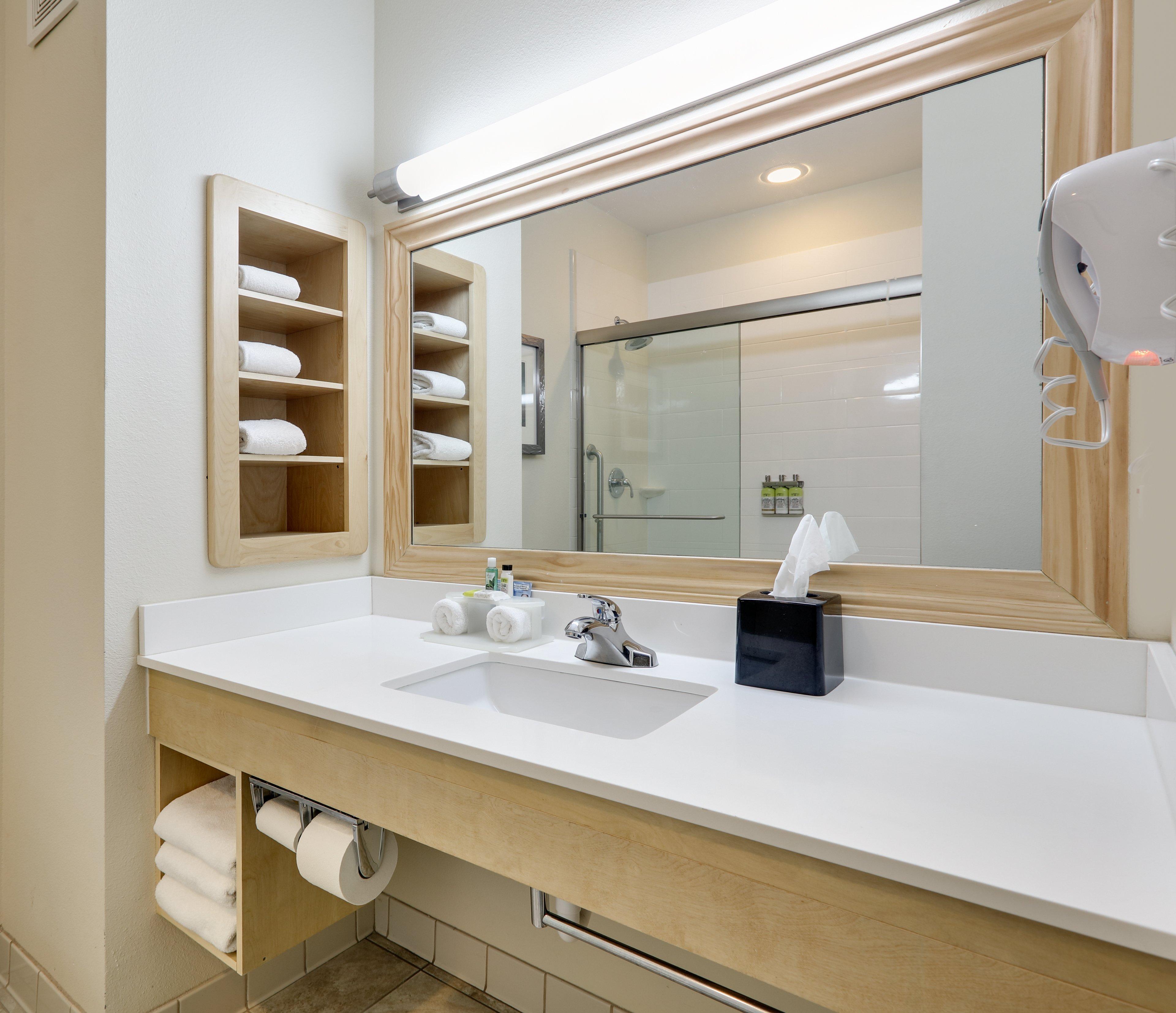 Holiday Inn Express & Suites San Antonio Brooks City Base By Ihg Exterior photo
